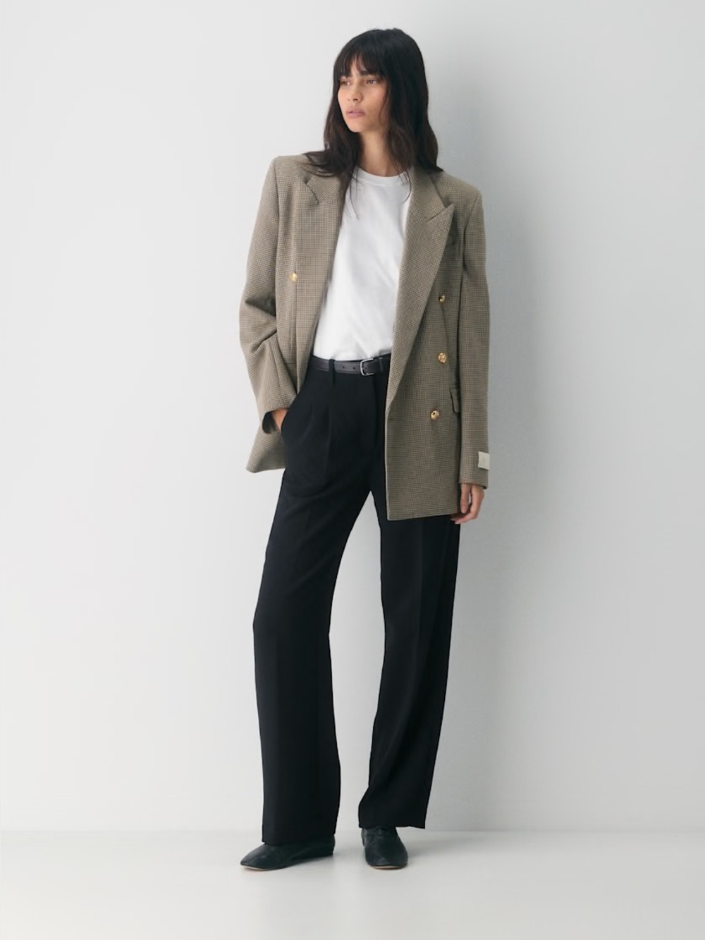 Aritzia the effortless pants black size 10 pleated high rise trousers 28”